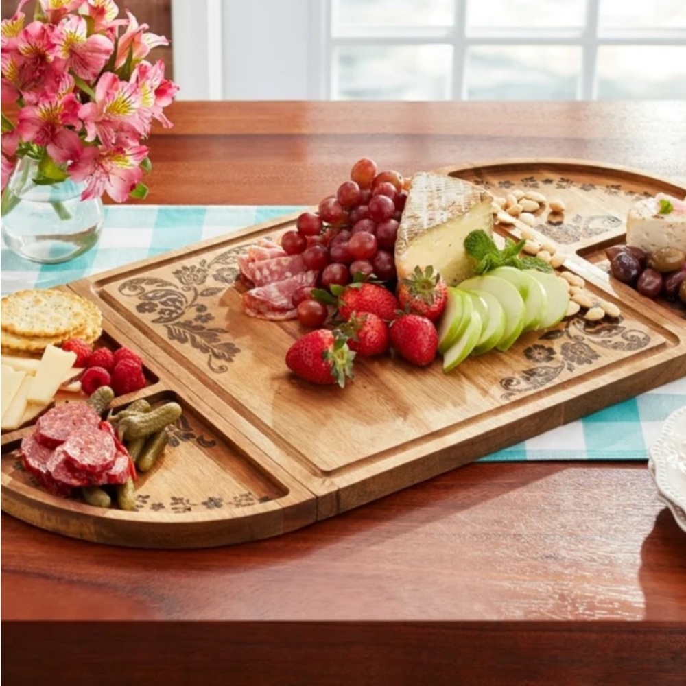 The Pioneer Woman magnetic Carve and Serve Wood Board Set: 3-in-1 serving set